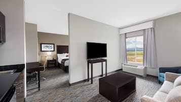 Studio Suite, 1 King Bed, Refrigerator & Microwave