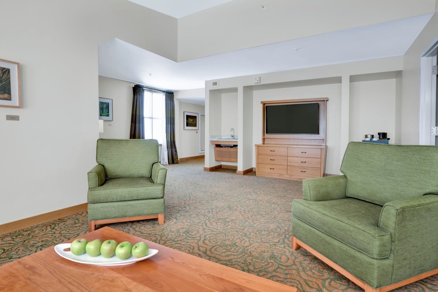 desk, laptop workspace, iron/ironing board, free wifi