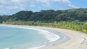 Una playa cerca