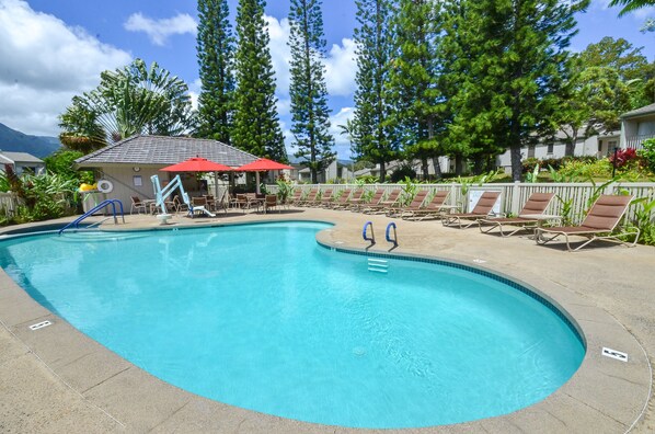 Außenpool, Liegestühle