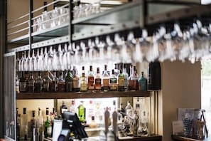 酒吧(店内)