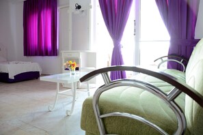 Schallisolierte Zimmer, kostenlose Babybetten, kostenloses WLAN