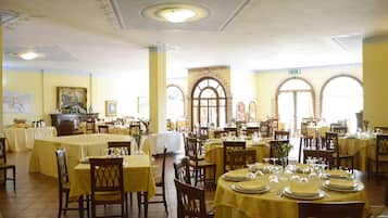 مطعم