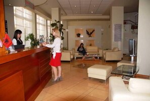 Lobby - Arvi (Durrës)