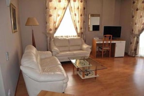 TV - Arvi (Durrës)