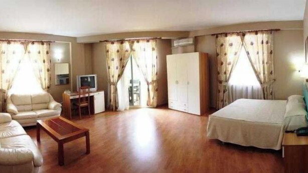 Room - Arvi (Durrës)