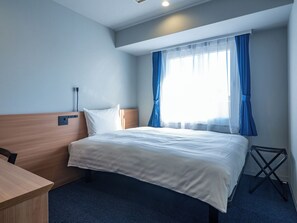 Työpöytä, kannettavalle tietokoneelle sopiva työtila, ilmainen Wi-Fi