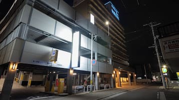 自助停車 (每晚 JPY700)