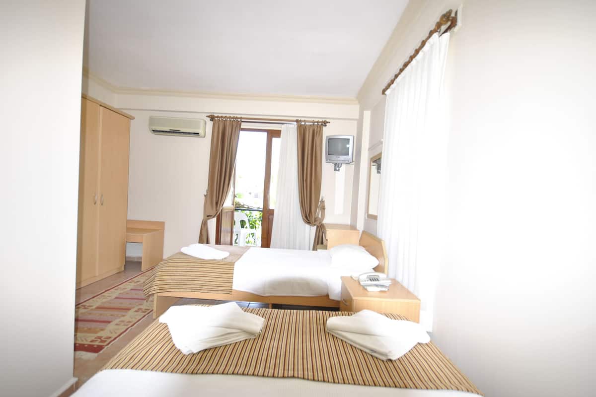 Standard Double or Twin Room | Desk, iron/ironing board, free cribs/infant beds, free rollaway beds
