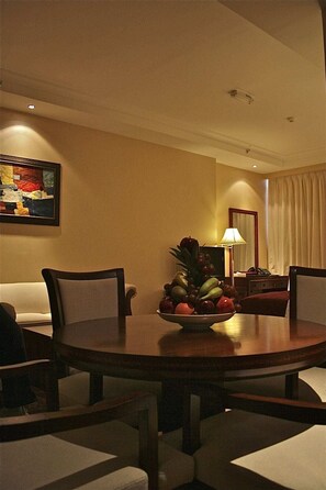 Dining - Trianon Royal Hotel (Abu Dhabi)