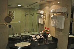 Bathroom - Trianon Royal Hotel (Abu Dhabi)