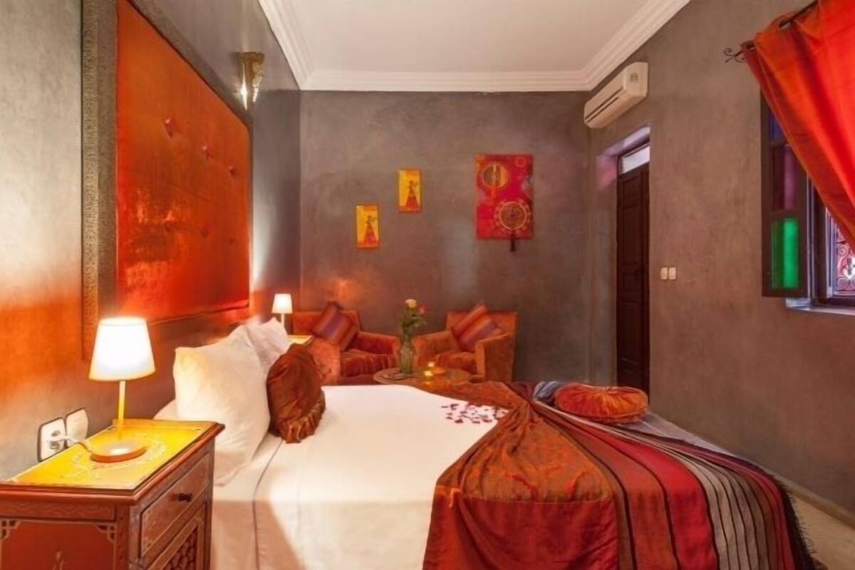 Suite (Jamila)
