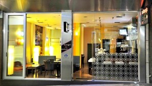 Bar (on property) - Elena (Lamia)