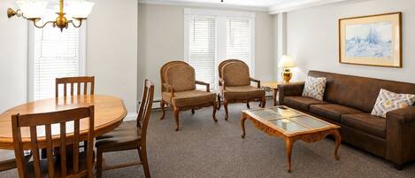 Room, 1 Bedroom | Living area | TV, DVD player