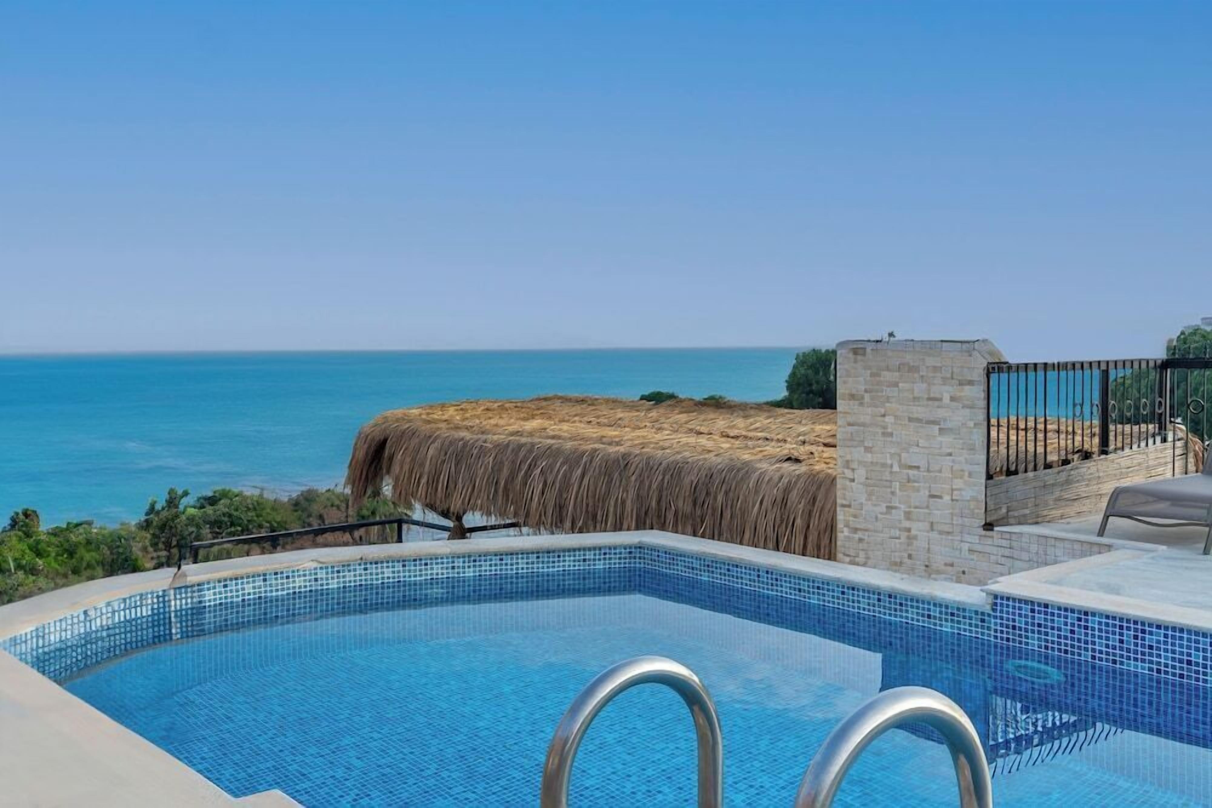 حمّام سباحة خارجي