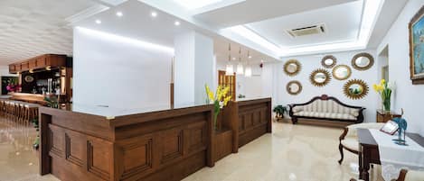 Bar (trong khuôn viên)
