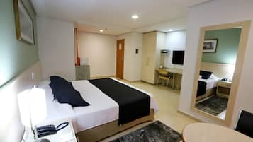 Apartamento Master | Minibar, coffres-forts dans les chambres, bureau