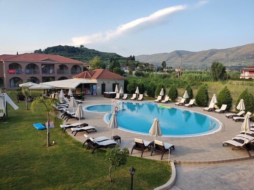 Eleni's Garden Studios