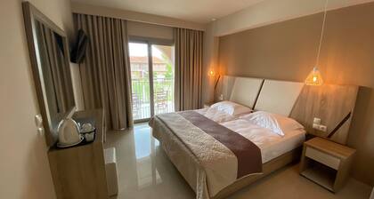 Eleni's Garden & Castello Suites