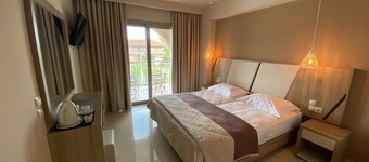 Eleni's Garden & Castello Suites
