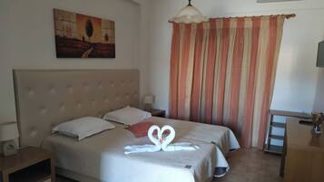 Iron/ironing board, WiFi