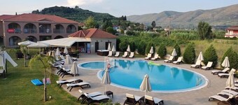 Eleni's Garden & Castello Suites