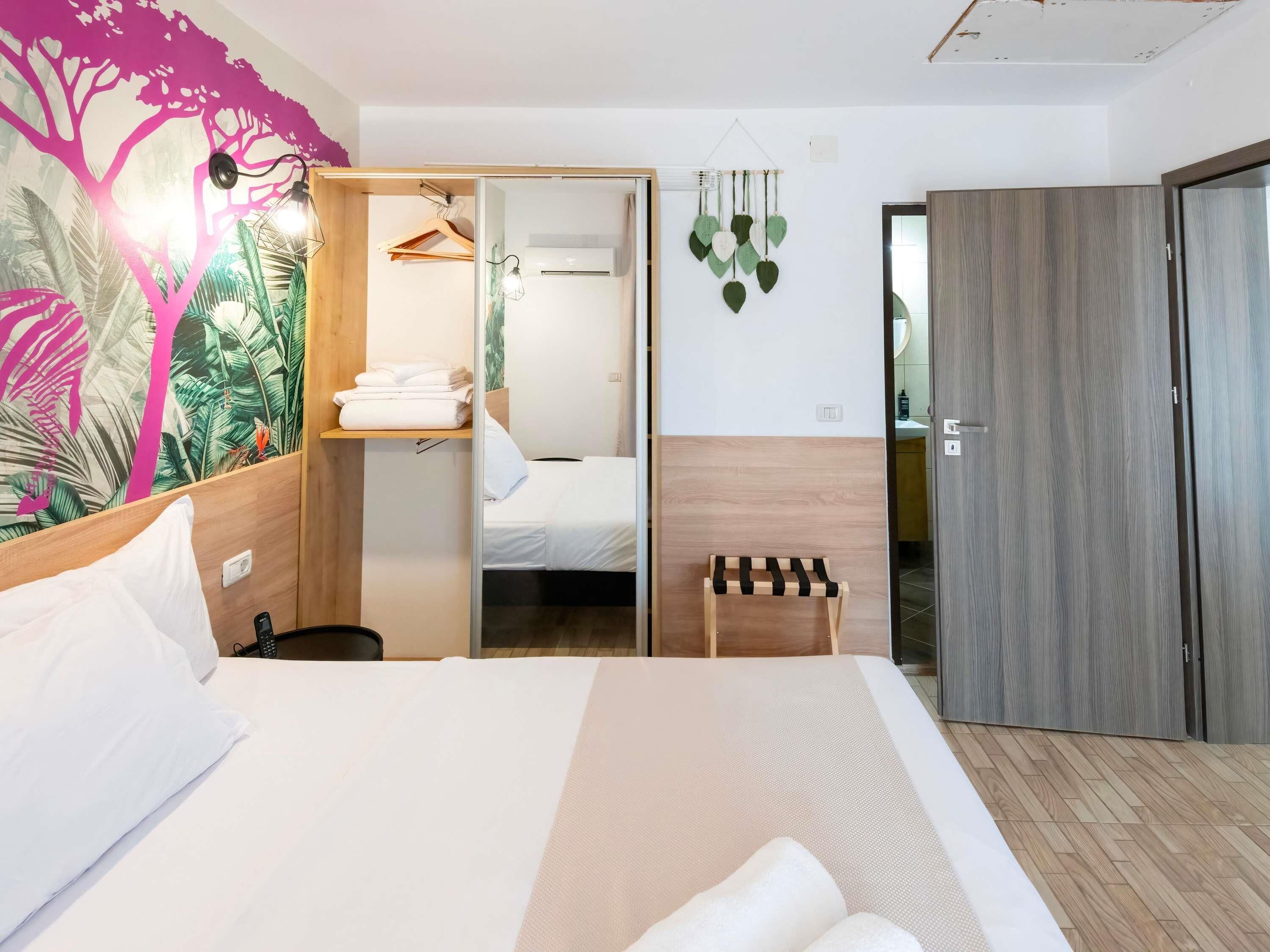 WiFi, wheelchair access