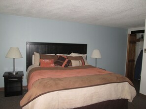 Tavanomainen sviitti, 1 makuuhuone | 1 makuuhuone, silitysrauta/-lauta, ilmaiset vauvansängyt, lisävuoteet