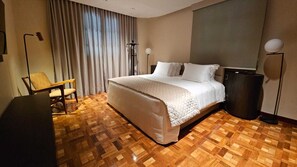Minibar, wifi gratis y ropa de cama