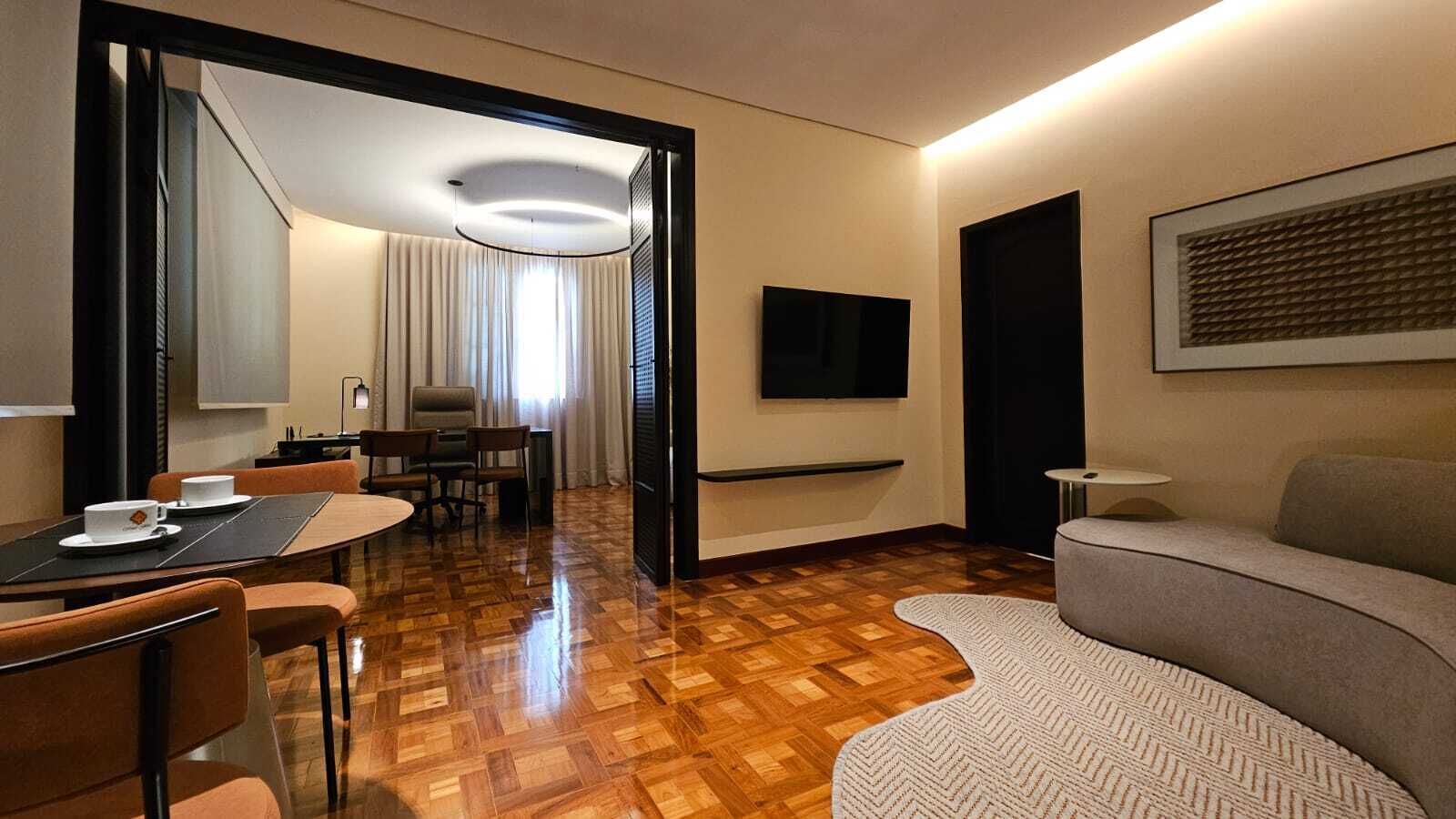 presidential suite | living area