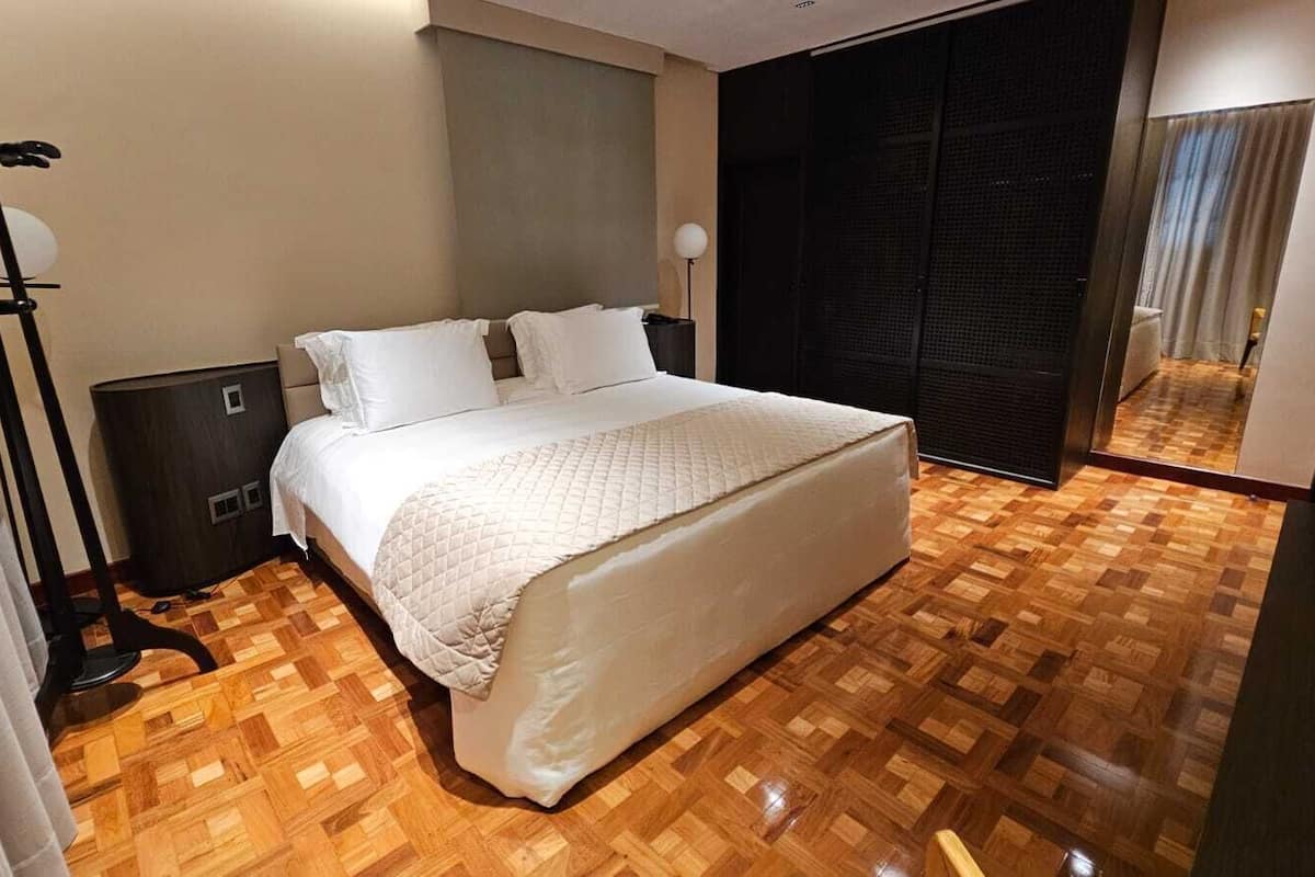 presidential suite | minibar, free wifi, bed sheets