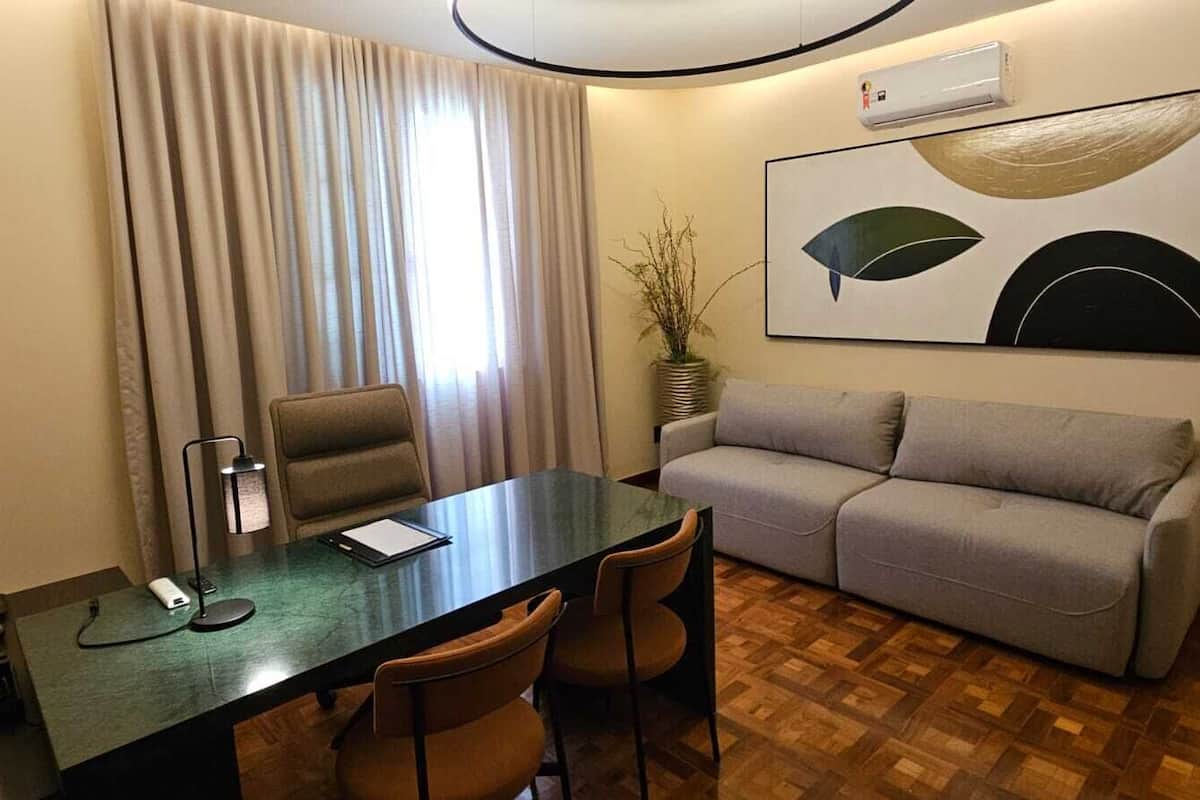 presidential suite | living area