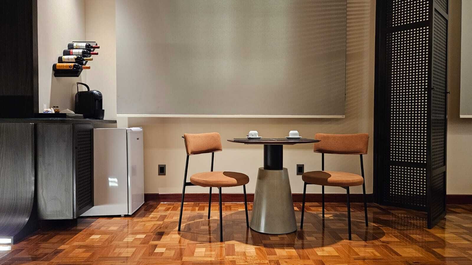 presidential suite | living area