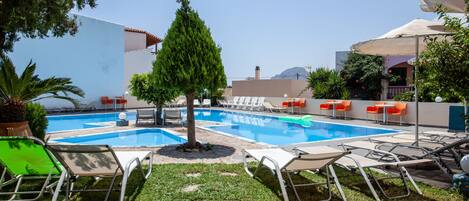 Outdoor pool, sun loungers