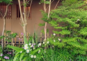 Exterior detail - Hinoharuryokan (Yufu)