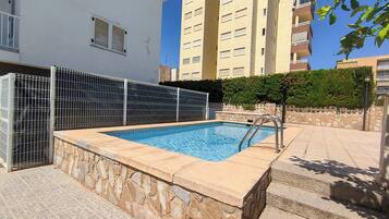 Sesongbasert utendørsbasseng