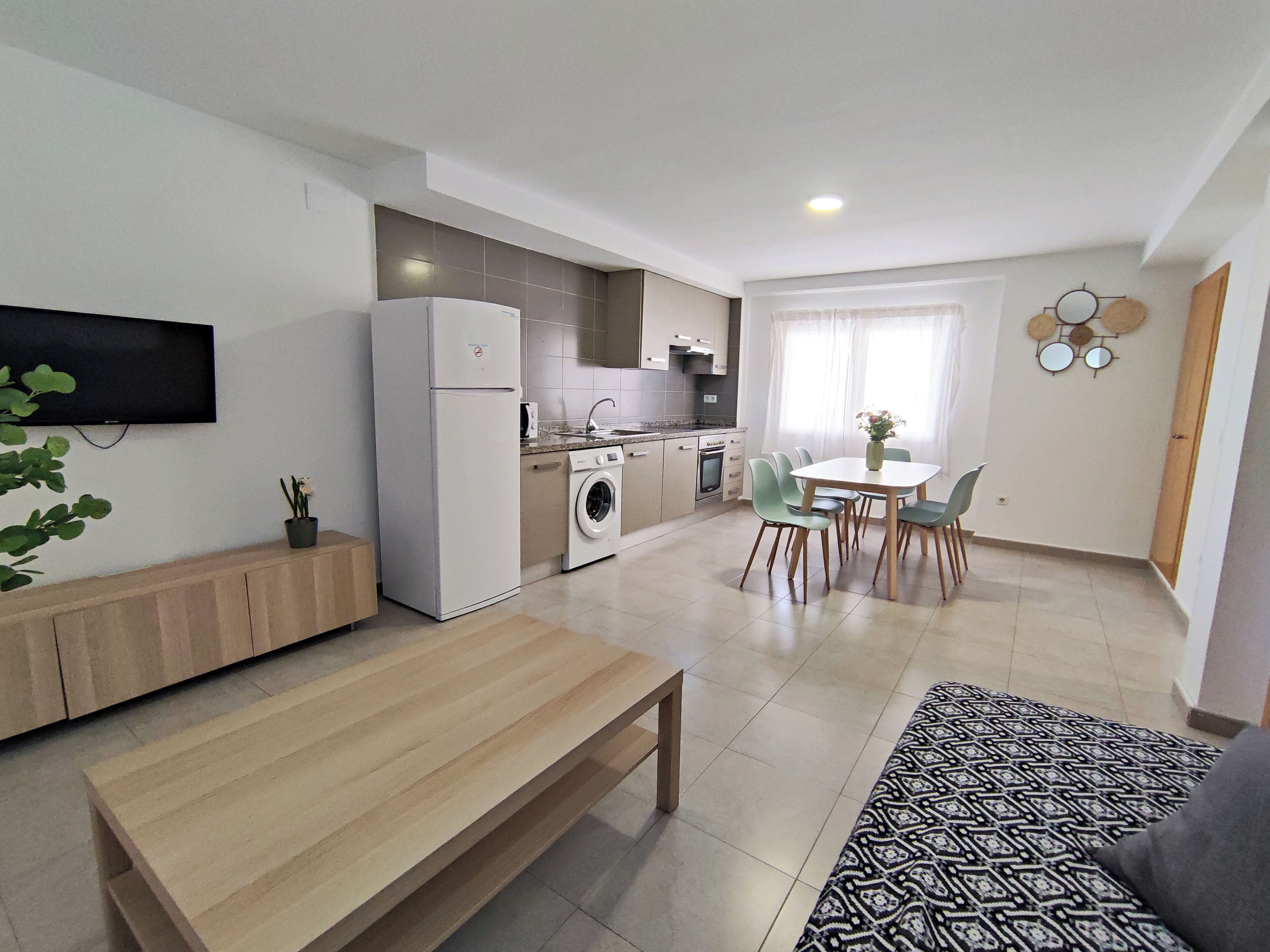 Appartement Supérieur, 2 chambres | Coin séjour | Télévision