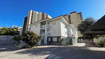 Bagian depan properti