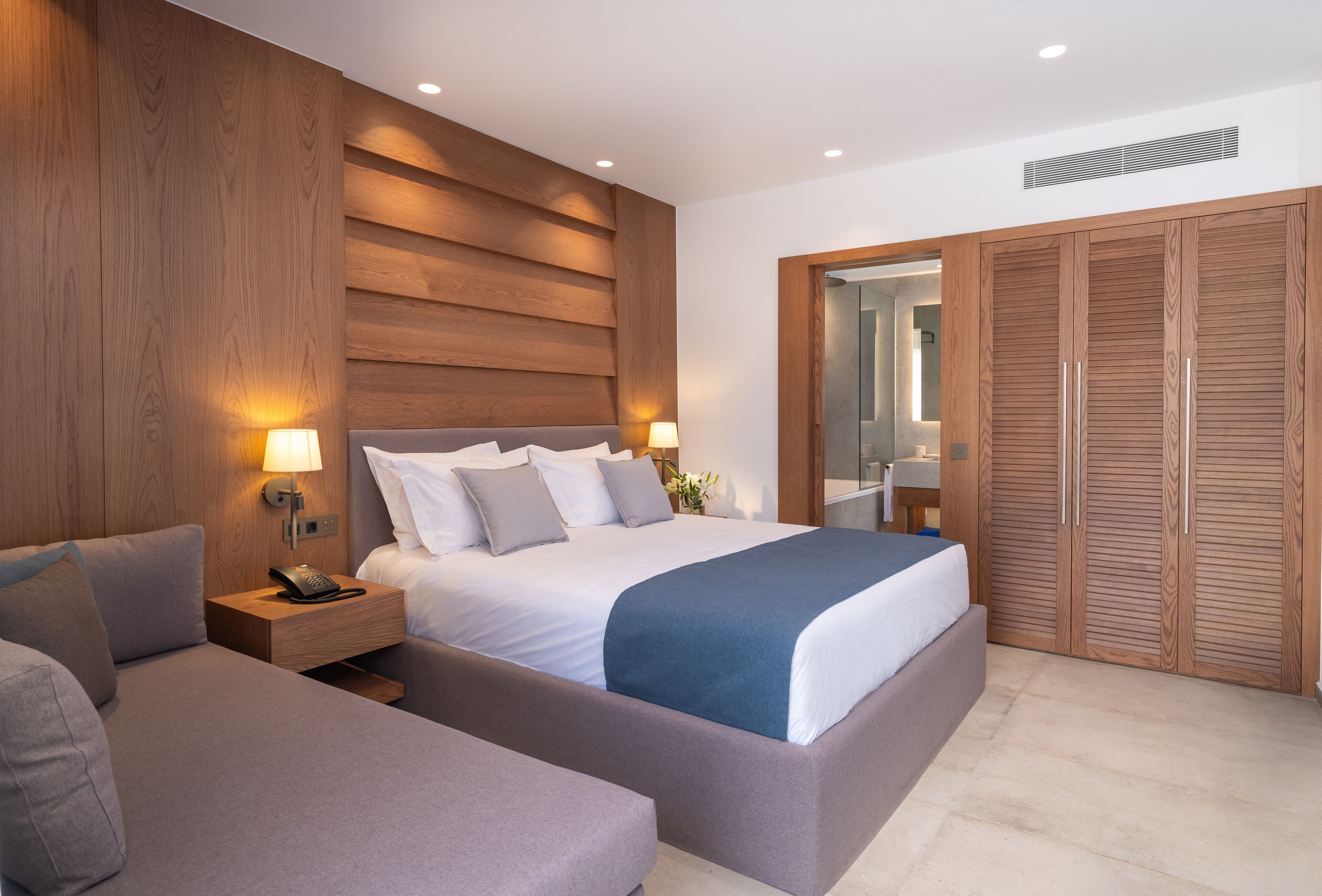 Free minibar, in-room safe, blackout drapes, soundproofing