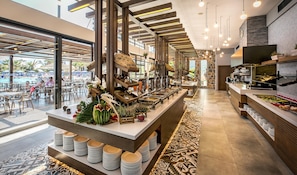 7 restaurants servant le petit déjeuner, le déjeuner et le dîner