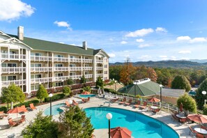 Indoor pool, seasonal outdoor pool, pool loungers