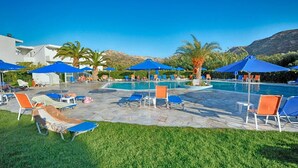 Outdoor pool - Elea Terra Hotel (Faistos)