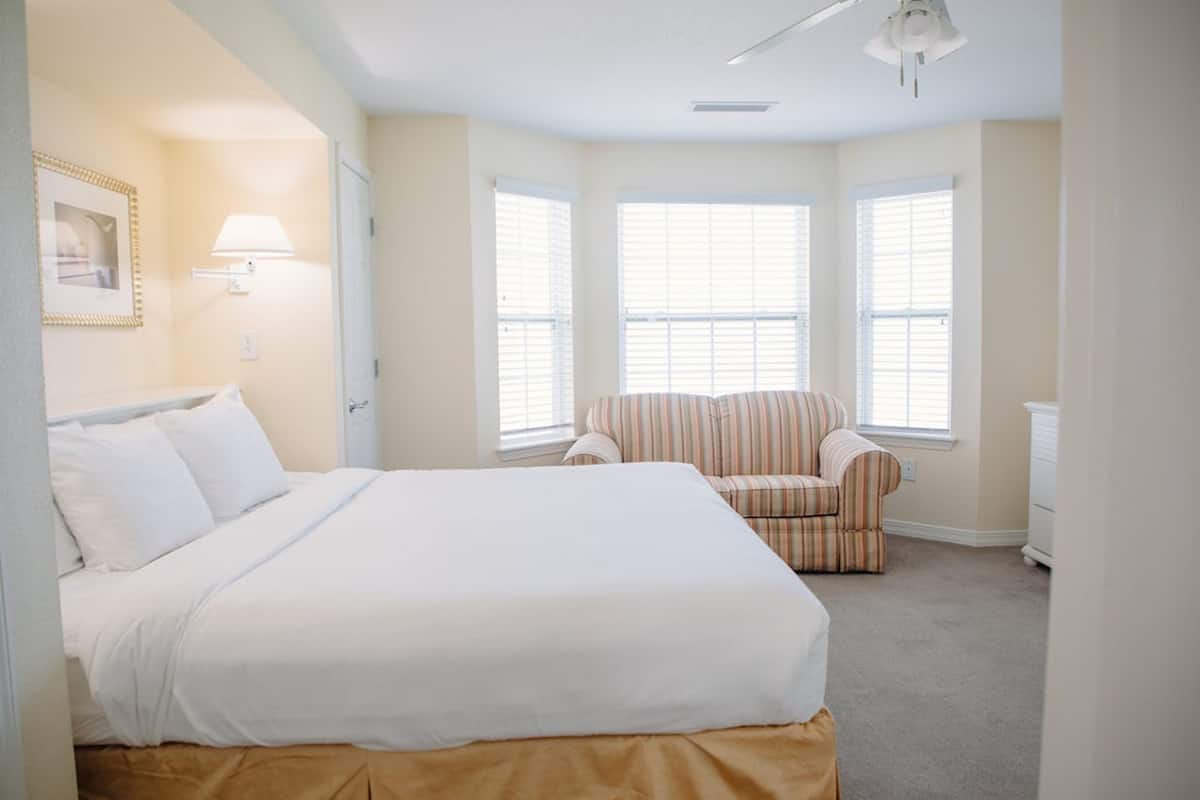 Villa Grand, varias camas | Escritorio, tabla de planchar con plancha, wifi y ropa de cama