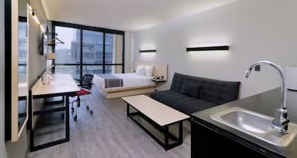 City Express Plus by Marriott Monterrey Galerias