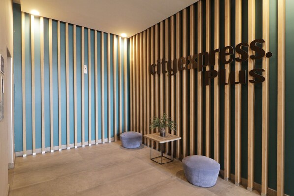 Lobby - City Express Plus by Marriott Monterrey Galerias (Monterrey)