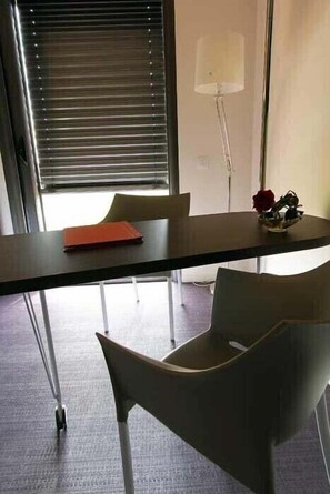 Dining - La Montagne De Brancion (Martailly-Les-Brancion)
