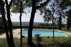 Pool - La Montagne De Brancion (Martailly-Les-Brancion)