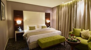 Minibar, in-room safe, desk, soundproofing - Hayat Al Zahraa Serviced Apartments (Jeddah)