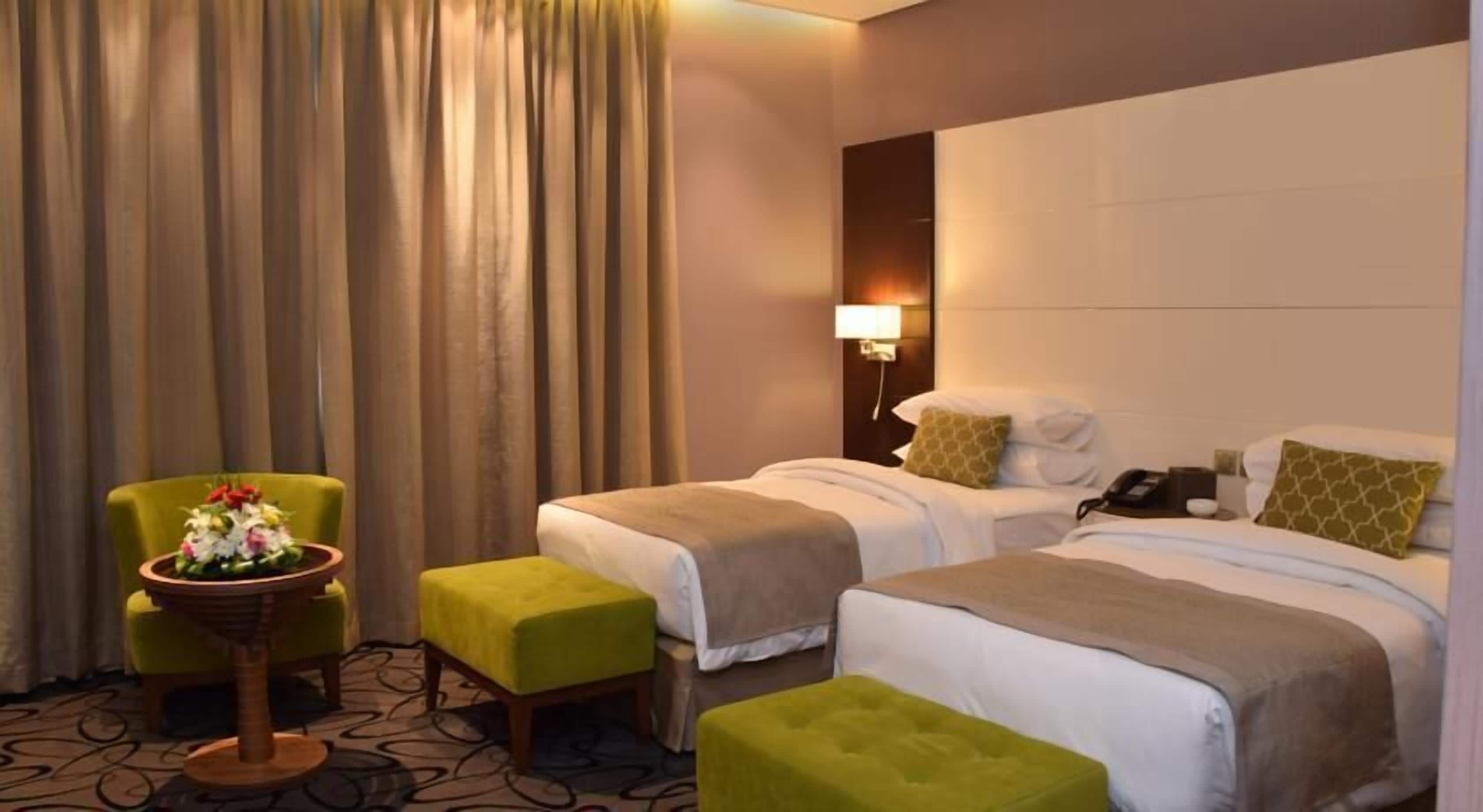 executive suite, 2 bedrooms | minibar, in-room safe, desk, soundproofing