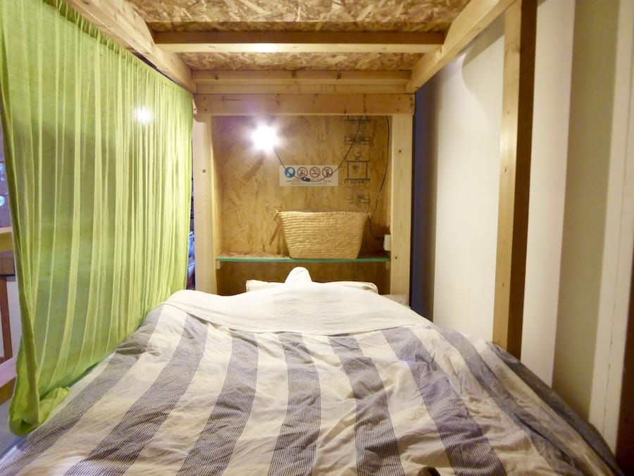 Wi-Fi de cortesia, roupa de cama